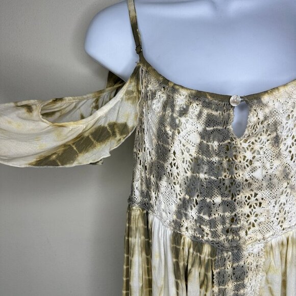 Tiare Hawaii Fluttery Cold Shoulder Ruffle Sleeves Top Size Medium Green/Cream - Picture 3 of 8